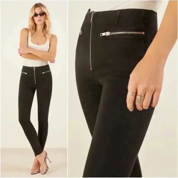 Reformation Black Stone Washed Niki Jeans in Argentina - Picture 9 of 10